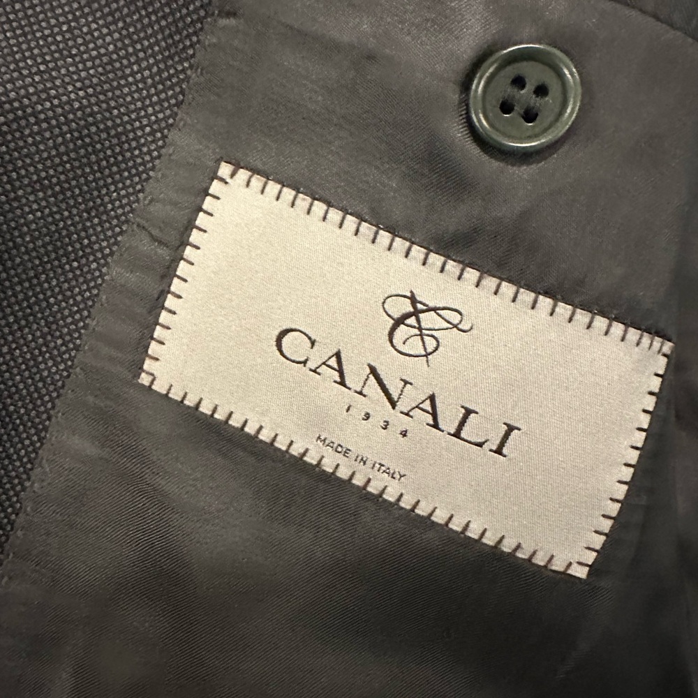 Canali made in Italy grey suit - size 48 waist approximately 38/40.